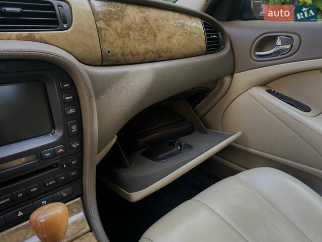 Зеленый Ягуар С-Тайп, объемом двигателя 2.7 л и пробегом 363 тыс. км за 7100 $, фото 16 на Automoto.ua