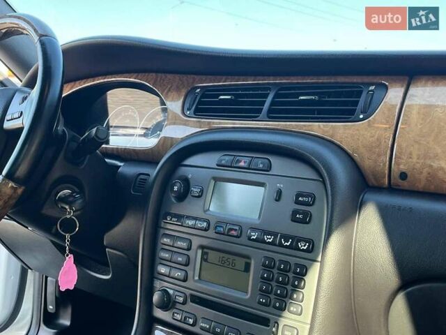 Білий Ягуар Х-Тайп, об'ємом двигуна 2.1 л та пробігом 207 тис. км за 6390 $, фото 16 на Automoto.ua