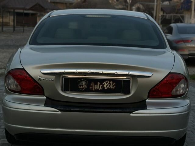 Бежевый Ягуар Х-Тайп, объемом двигателя 2.1 л и пробегом 178 тыс. км за 5088 $, фото 1 на Automoto.ua