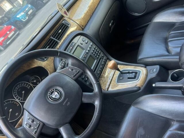 Бежевий Ягуар Х-Тайп, об'ємом двигуна 2.5 л та пробігом 118 тис. км за 6300 $, фото 5 на Automoto.ua