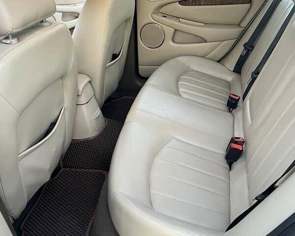 Бежевий Ягуар Х-Тайп, об'ємом двигуна 2.2 л та пробігом 220 тис. км за 6000 $, фото 15 на Automoto.ua