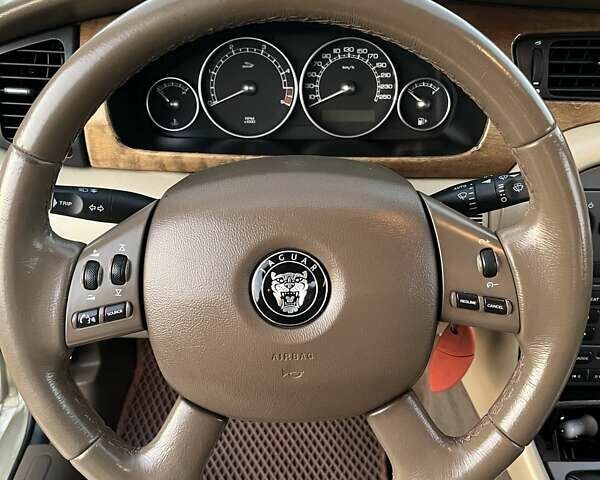 Бежевий Ягуар Х-Тайп, об'ємом двигуна 2.2 л та пробігом 220 тис. км за 6000 $, фото 4 на Automoto.ua