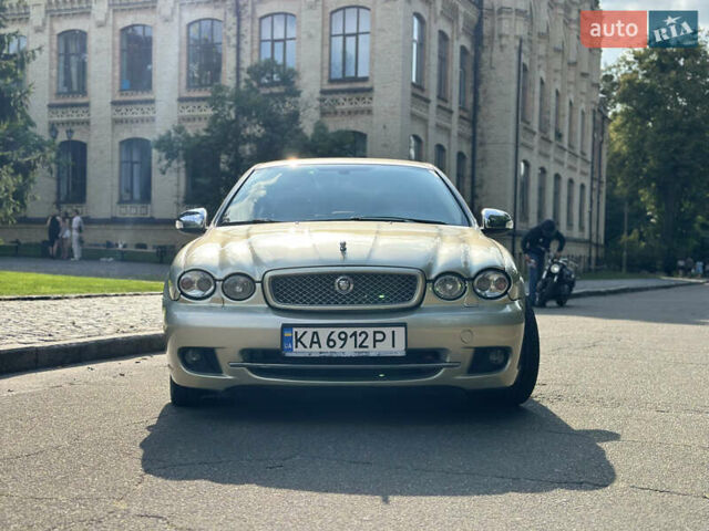 Бежевий Ягуар Х-Тайп, об'ємом двигуна 2.5 л та пробігом 204 тис. км за 6000 $, фото 3 на Automoto.ua