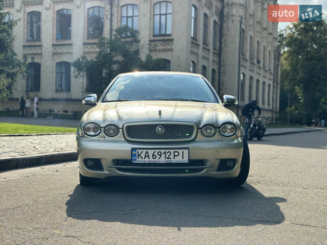 Бежевий Ягуар Х-Тайп, об'ємом двигуна 2.5 л та пробігом 204 тис. км за 6500 $, фото 4 на Automoto.ua