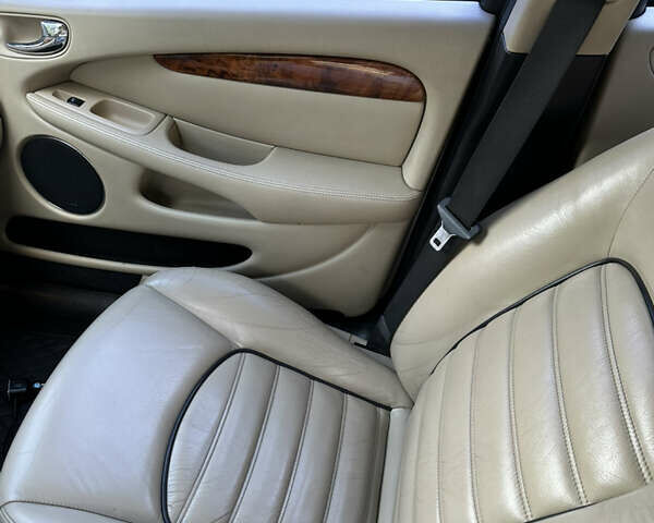 Бежевий Ягуар Х-Тайп, об'ємом двигуна 2.5 л та пробігом 204 тис. км за 6000 $, фото 15 на Automoto.ua