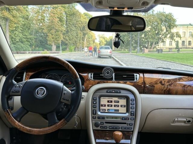Бежевий Ягуар Х-Тайп, об'ємом двигуна 2.5 л та пробігом 204 тис. км за 5200 $, фото 6 на Automoto.ua