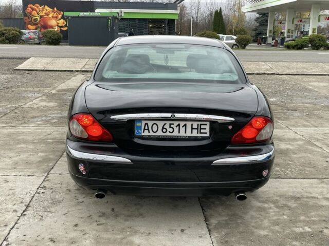 Черный Ягуар Х-Тайп, объемом двигателя 2.5 л и пробегом 142 тыс. км за 4200 $, фото 4 на Automoto.ua