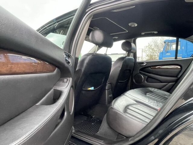 Черный Ягуар Х-Тайп, объемом двигателя 2.5 л и пробегом 142 тыс. км за 4200 $, фото 18 на Automoto.ua