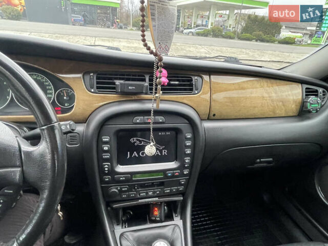 Черный Ягуар Х-Тайп, объемом двигателя 2.5 л и пробегом 142 тыс. км за 4200 $, фото 15 на Automoto.ua
