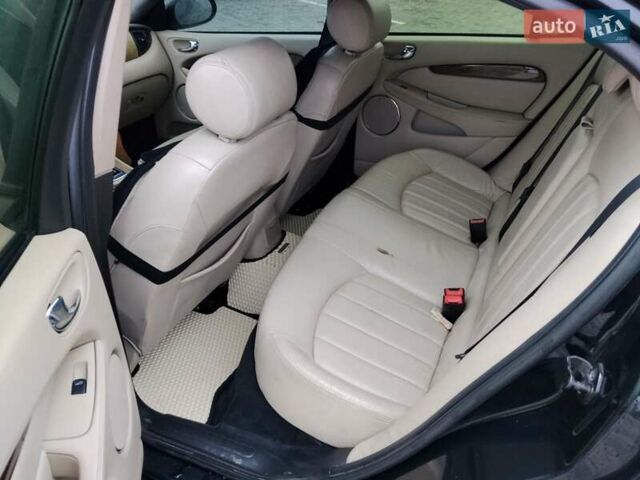 Черный Ягуар Х-Тайп, объемом двигателя 2.1 л и пробегом 300 тыс. км за 4490 $, фото 5 на Automoto.ua