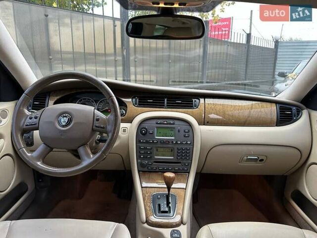 Черный Ягуар Х-Тайп, объемом двигателя 2.5 л и пробегом 174 тыс. км за 5490 $, фото 12 на Automoto.ua