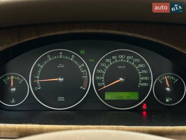 Черный Ягуар Х-Тайп, объемом двигателя 2.5 л и пробегом 174 тыс. км за 5490 $, фото 14 на Automoto.ua