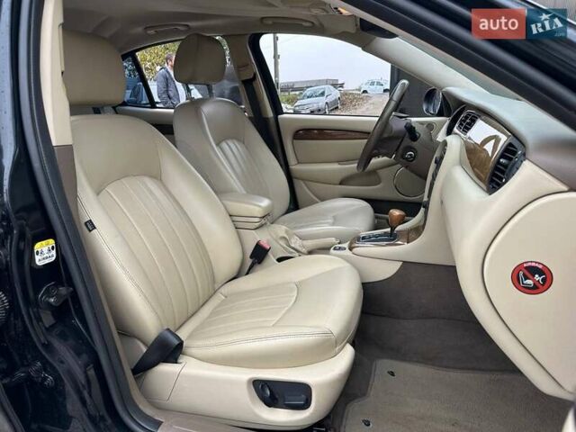 Черный Ягуар Х-Тайп, объемом двигателя 2.5 л и пробегом 174 тыс. км за 5490 $, фото 11 на Automoto.ua