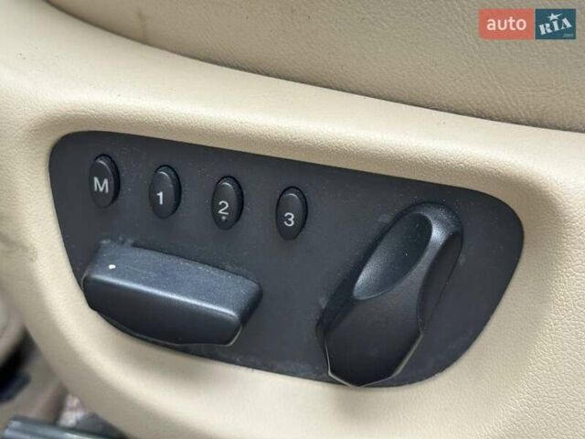 Черный Ягуар Х-Тайп, объемом двигателя 2.5 л и пробегом 174 тыс. км за 5490 $, фото 23 на Automoto.ua