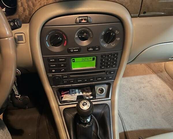 Черный Ягуар Х-Тайп, объемом двигателя 2 л и пробегом 268 тыс. км за 3800 $, фото 8 на Automoto.ua