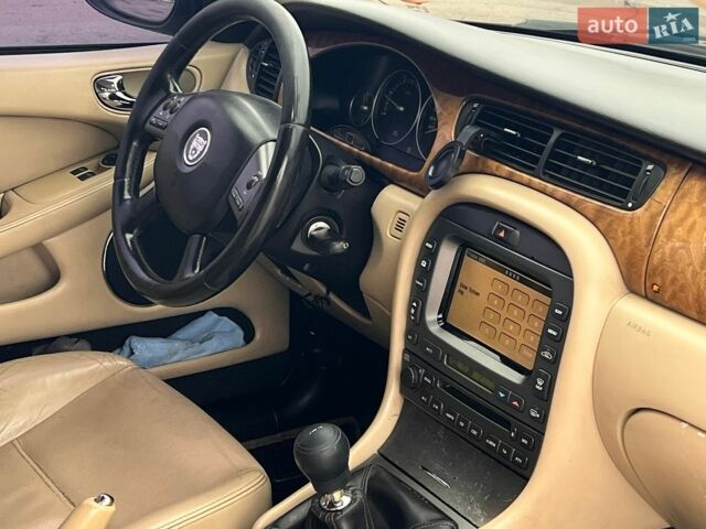 Чорний Ягуар Х-Тайп, об'ємом двигуна 2 л та пробігом 355 тис. км за 3700 $, фото 11 на Automoto.ua