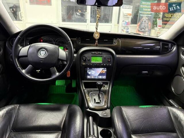 Красный Ягуар Х-Тайп, объемом двигателя 2 л и пробегом 280 тыс. км за 4790 $, фото 20 на Automoto.ua