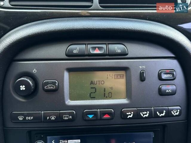 Красный Ягуар Х-Тайп, объемом двигателя 2 л и пробегом 280 тыс. км за 4790 $, фото 17 на Automoto.ua