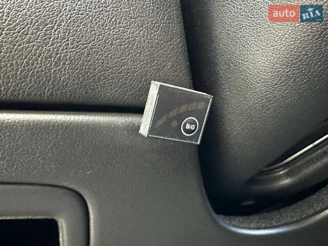 Красный Ягуар Х-Тайп, объемом двигателя 2 л и пробегом 280 тыс. км за 4790 $, фото 21 на Automoto.ua