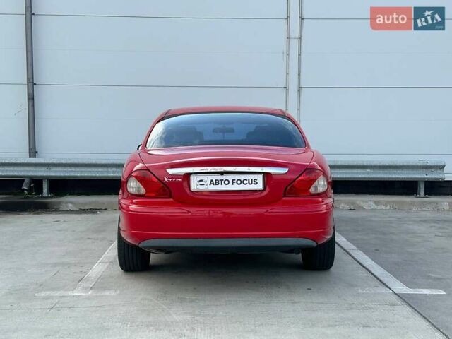 Красный Ягуар Х-Тайп, объемом двигателя 2 л и пробегом 280 тыс. км за 4790 $, фото 6 на Automoto.ua