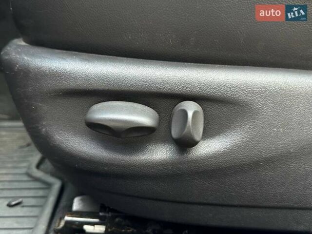 Красный Ягуар Х-Тайп, объемом двигателя 2 л и пробегом 280 тыс. км за 4790 $, фото 25 на Automoto.ua