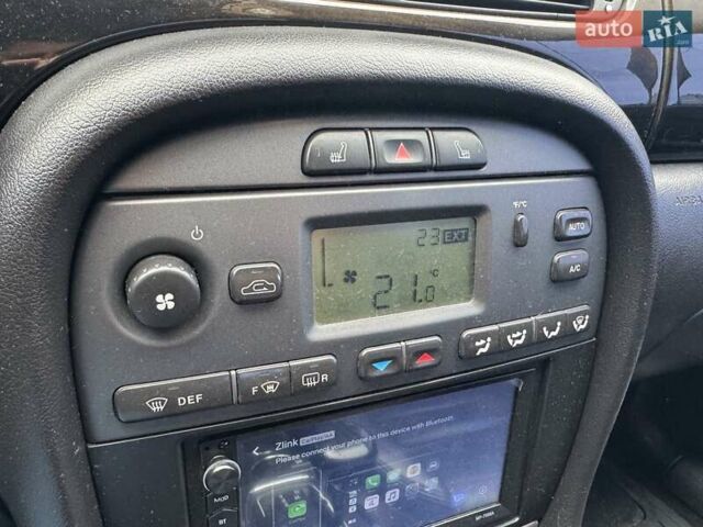 Красный Ягуар Х-Тайп, объемом двигателя 2 л и пробегом 281 тыс. км за 4790 $, фото 22 на Automoto.ua