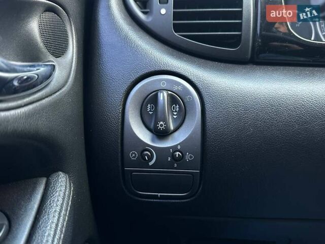 Красный Ягуар Х-Тайп, объемом двигателя 2 л и пробегом 280 тыс. км за 4790 $, фото 16 на Automoto.ua