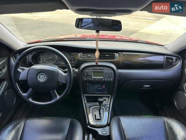 Красный Ягуар Х-Тайп, объемом двигателя 2 л и пробегом 280 тыс. км за 4790 $, фото 12 на Automoto.ua