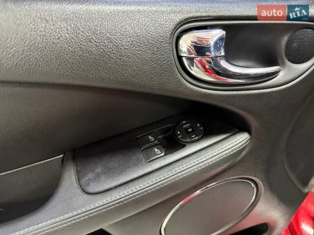 Красный Ягуар Х-Тайп, объемом двигателя 2 л и пробегом 280 тыс. км за 4790 $, фото 16 на Automoto.ua