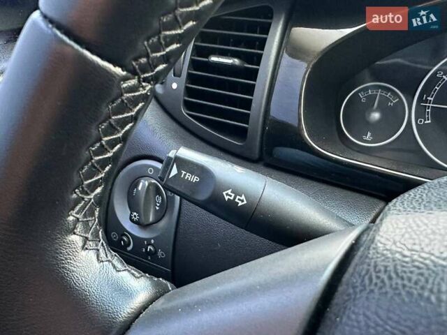 Красный Ягуар Х-Тайп, объемом двигателя 2 л и пробегом 280 тыс. км за 4790 $, фото 22 на Automoto.ua