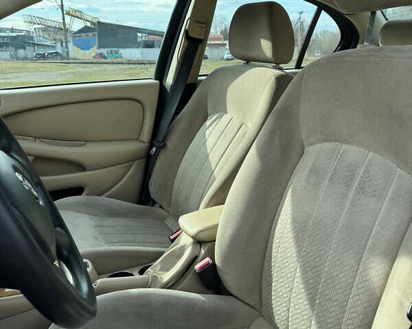 Красный Ягуар Х-Тайп, объемом двигателя 2.1 л и пробегом 197 тыс. км за 6100 $, фото 9 на Automoto.ua