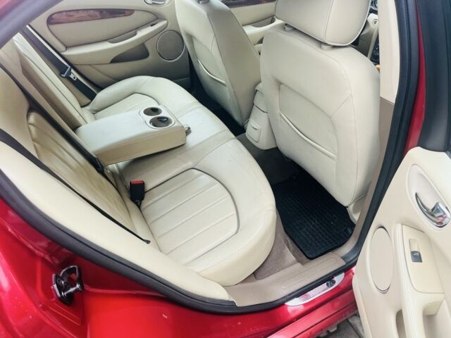 Красный Ягуар Х-Тайп, объемом двигателя 2.5 л и пробегом 237 тыс. км за 4250 $, фото 6 на Automoto.ua