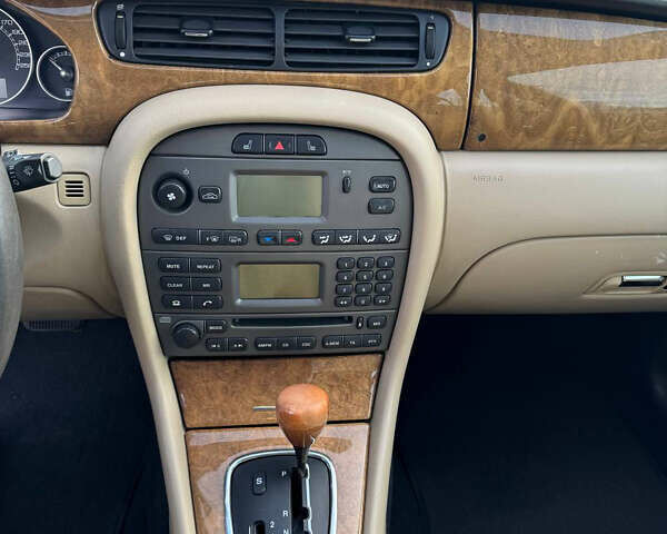 Красный Ягуар Х-Тайп, объемом двигателя 2.1 л и пробегом 197 тыс. км за 6100 $, фото 3 на Automoto.ua