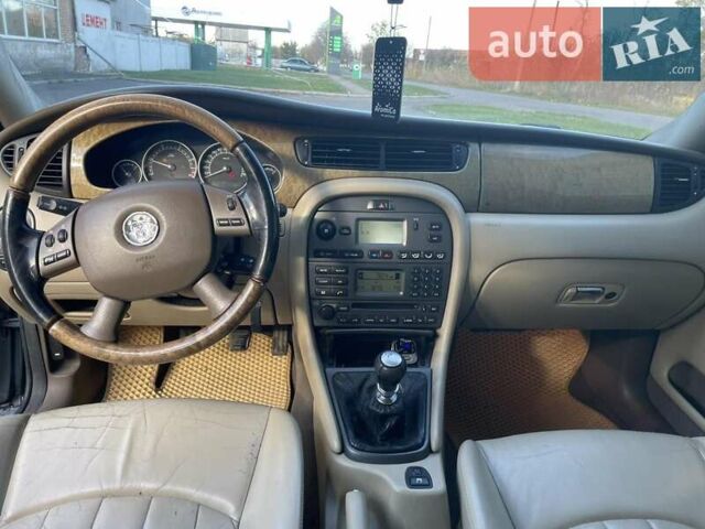 Ягуар Х-Тайп, объемом двигателя 2 л и пробегом 290 тыс. км за 3850 $, фото 6 на Automoto.ua