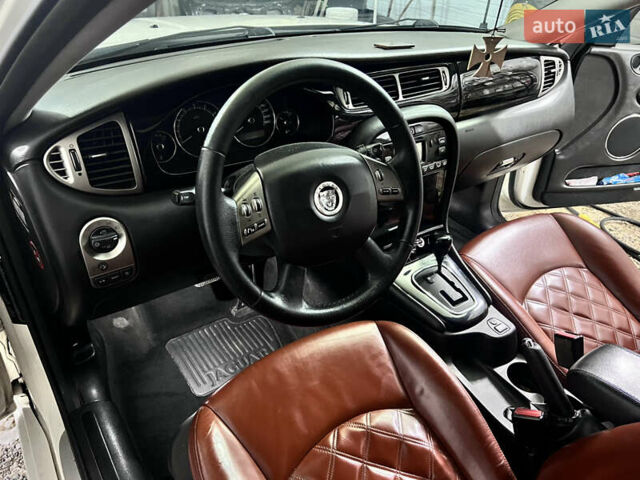 Ягуар Х-Тайп, объемом двигателя 3 л и пробегом 231 тыс. км за 7499 $, фото 8 на Automoto.ua