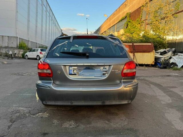 Серый Ягуар Х-Тайп, объемом двигателя 2 л и пробегом 350 тыс. км за 3300 $, фото 3 на Automoto.ua