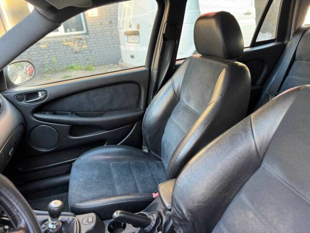 Серый Ягуар Х-Тайп, объемом двигателя 2 л и пробегом 350 тыс. км за 3300 $, фото 10 на Automoto.ua