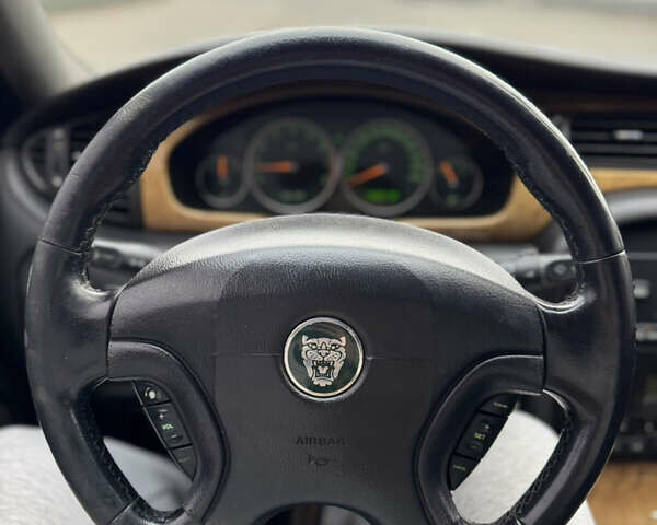 Серый Ягуар Х-Тайп, объемом двигателя 2.5 л и пробегом 220 тыс. км за 3800 $, фото 11 на Automoto.ua