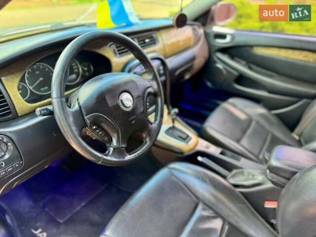 Сірий Ягуар Х-Тайп, об'ємом двигуна 3 л та пробігом 150 тис. км за 4000 $, фото 13 на Automoto.ua