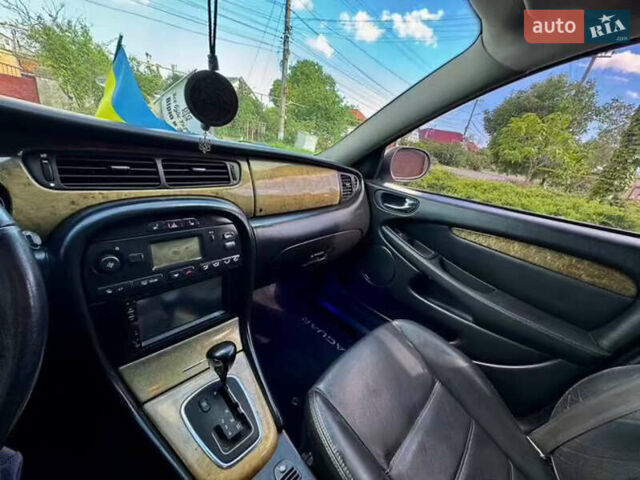 Сірий Ягуар Х-Тайп, об'ємом двигуна 3 л та пробігом 150 тис. км за 4000 $, фото 11 на Automoto.ua