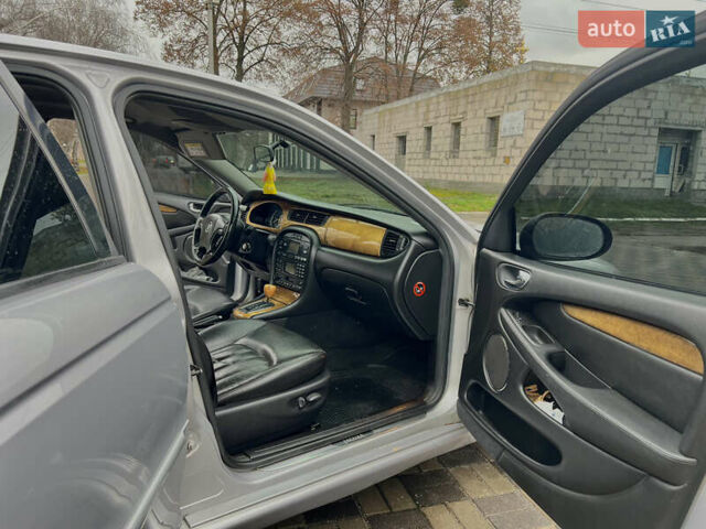 Серый Ягуар Х-Тайп, объемом двигателя 2.5 л и пробегом 210 тыс. км за 4500 $, фото 9 на Automoto.ua