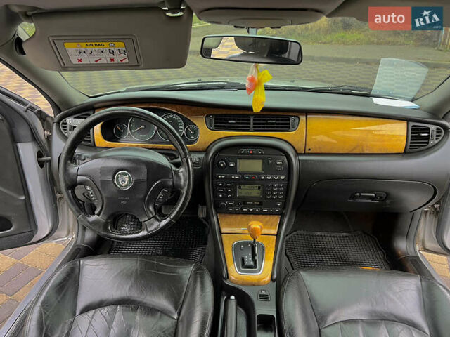 Серый Ягуар Х-Тайп, объемом двигателя 2.5 л и пробегом 210 тыс. км за 4500 $, фото 12 на Automoto.ua