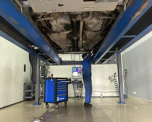 Сірий Ягуар Х-Тайп, об'ємом двигуна 2.5 л та пробігом 210 тис. км за 3333 $, фото 20 на Automoto.ua