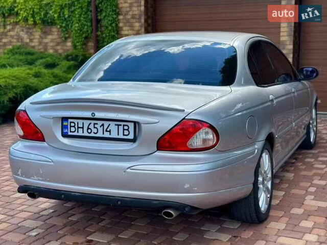 Сірий Ягуар Х-Тайп, об'ємом двигуна 3 л та пробігом 150 тис. км за 4000 $, фото 4 на Automoto.ua