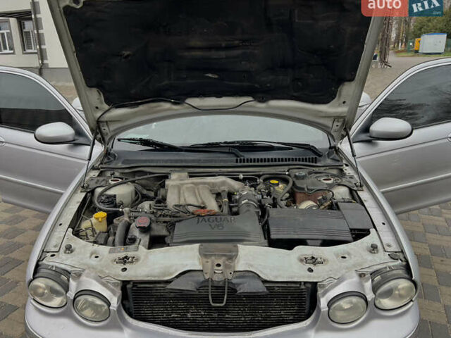 Сірий Ягуар Х-Тайп, об'ємом двигуна 2.5 л та пробігом 210 тис. км за 3333 $, фото 18 на Automoto.ua