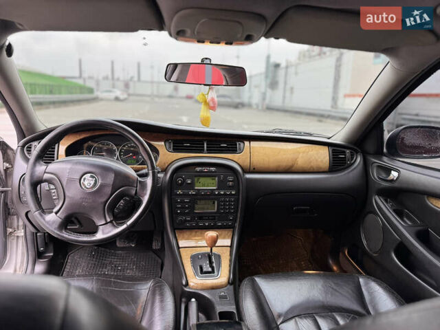 Серый Ягуар Х-Тайп, объемом двигателя 2.5 л и пробегом 220 тыс. км за 3800 $, фото 10 на Automoto.ua