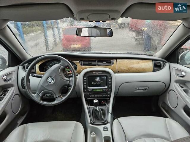 Сірий Ягуар Х-Тайп, об'ємом двигуна 2.1 л та пробігом 134 тис. км за 5700 $, фото 8 на Automoto.ua