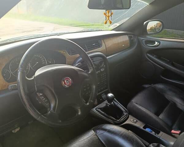 Серый Ягуар Х-Тайп, объемом двигателя 2.1 л и пробегом 218 тыс. км за 5000 $, фото 3 на Automoto.ua