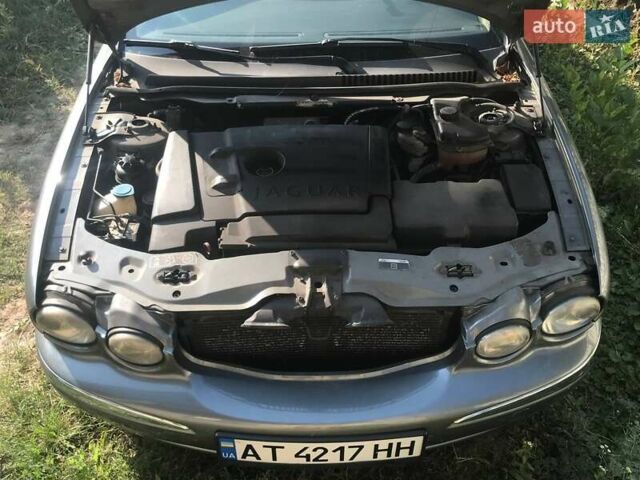 Серый Ягуар Х-Тайп, объемом двигателя 2 л и пробегом 222 тыс. км за 4900 $, фото 6 на Automoto.ua