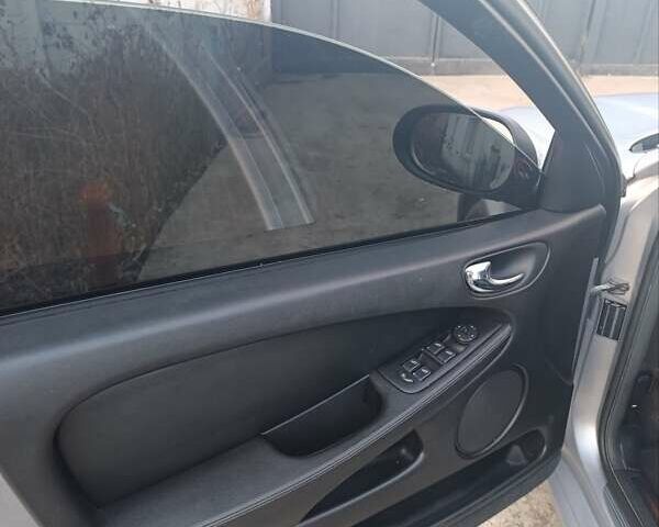 Серый Ягуар Х-Тайп, объемом двигателя 2.1 л и пробегом 218 тыс. км за 5000 $, фото 14 на Automoto.ua